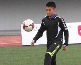 现役球员爆料最新消息,新赛季转会风云再起，揭秘转会市场最新动态！”